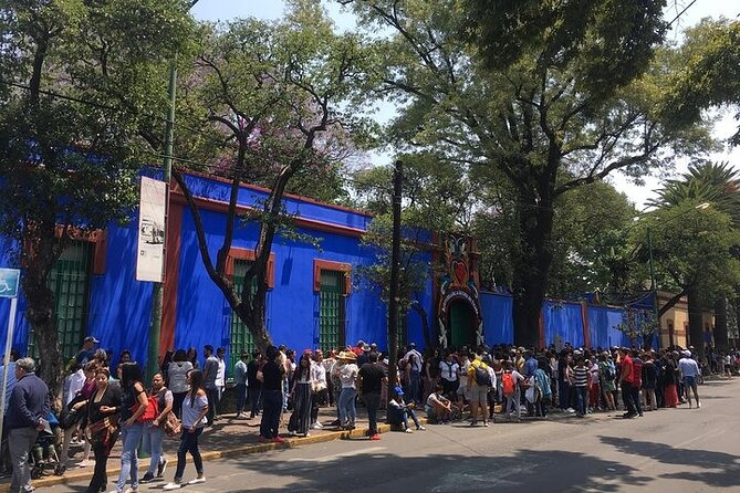 Frida Kahlo VIP - Bike & Churros [Museum Tickets Included] - Coyoacán Market and a taste of local food