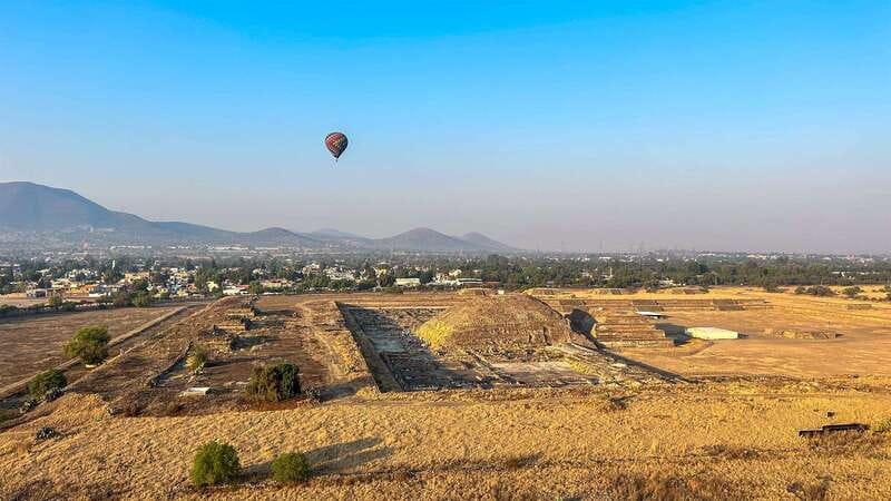 From CDMX: Hot air balloon ride, guided visits to Teotihuacan and Guadalupe - The obsidian workshop and tequila stop
