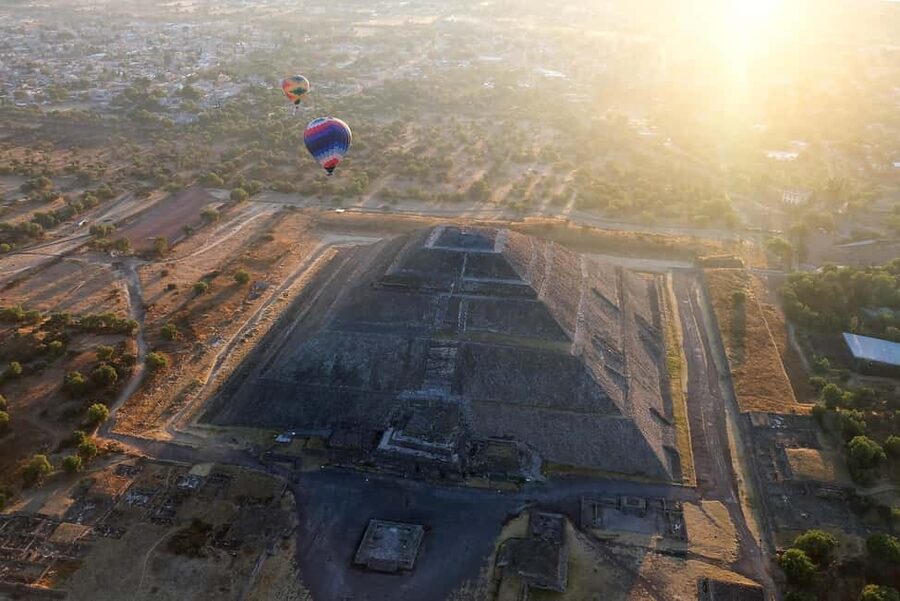 From CDMX: Teotihuacan Hot Air Balloon Ride & Optional Tours - Obsidian, tequila, and a Mexican meal