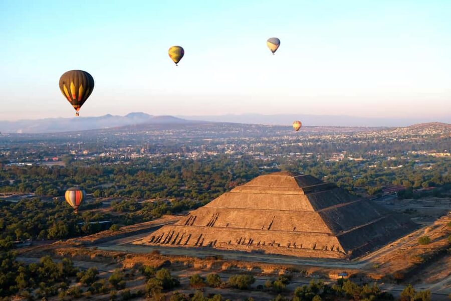 From CDMX: Teotihuacan Hot Air Balloon Ride & Optional Tours - The landing toast and morning breakfast