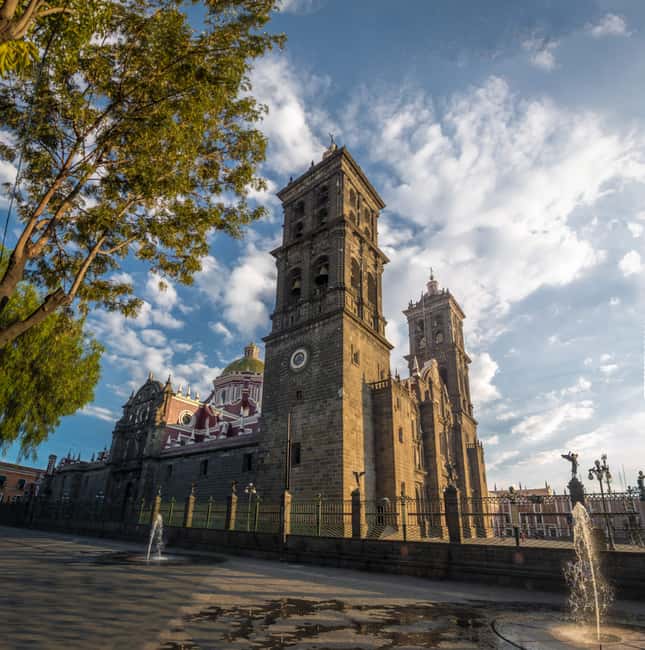 From Mexico City: Day trip to Puebla, Cholula, and Tonantzintla - Santa María de Tonantzintla, the tour’s most distinctive stop