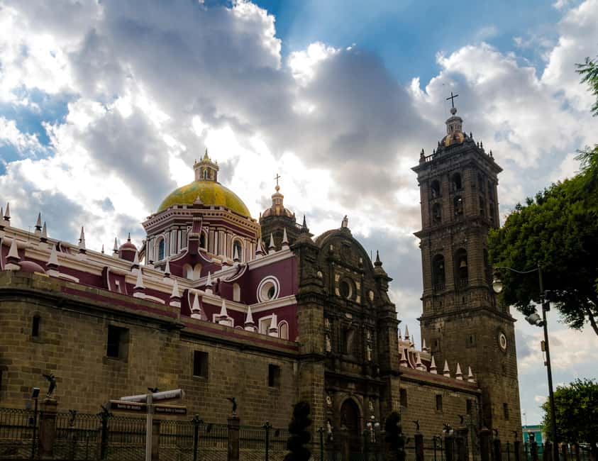 From Mexico City: Day trip to Puebla, Cholula, and Tonantzintla - Cholula and its sacred hill
