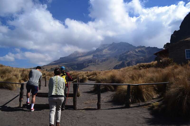 From Mexico City: Hike Iztaccihuatl Volcano with an Alpinist - Equipment, clothing, and practical preparation