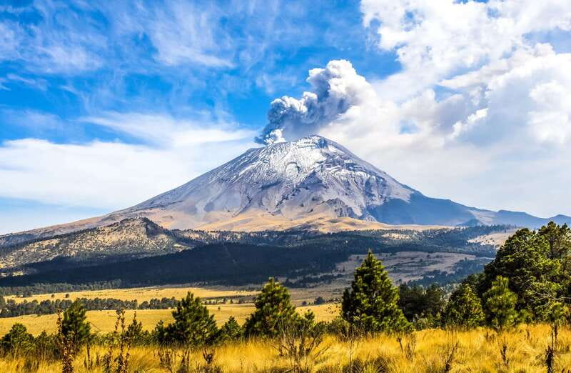 From Mexico City: Hike Iztaccihuatl Volcano with an Alpinist - Paso de Cortés: the first great view