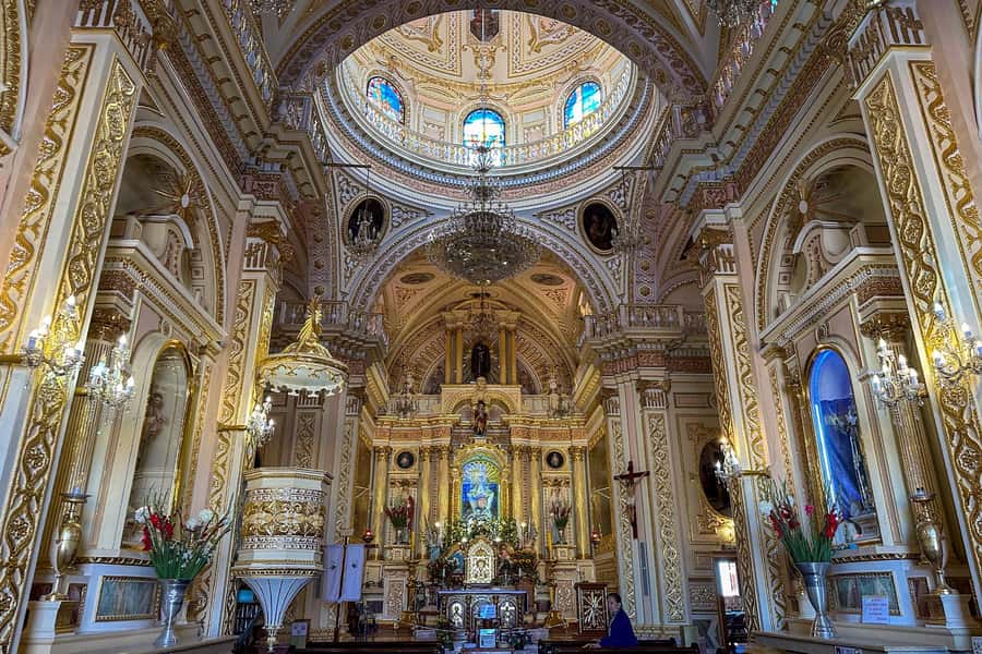 From Mexico City: One-day adventure: Puebla, Cholula, and Tonantzintla - Santa María Tonantzintla and its unusual church interior