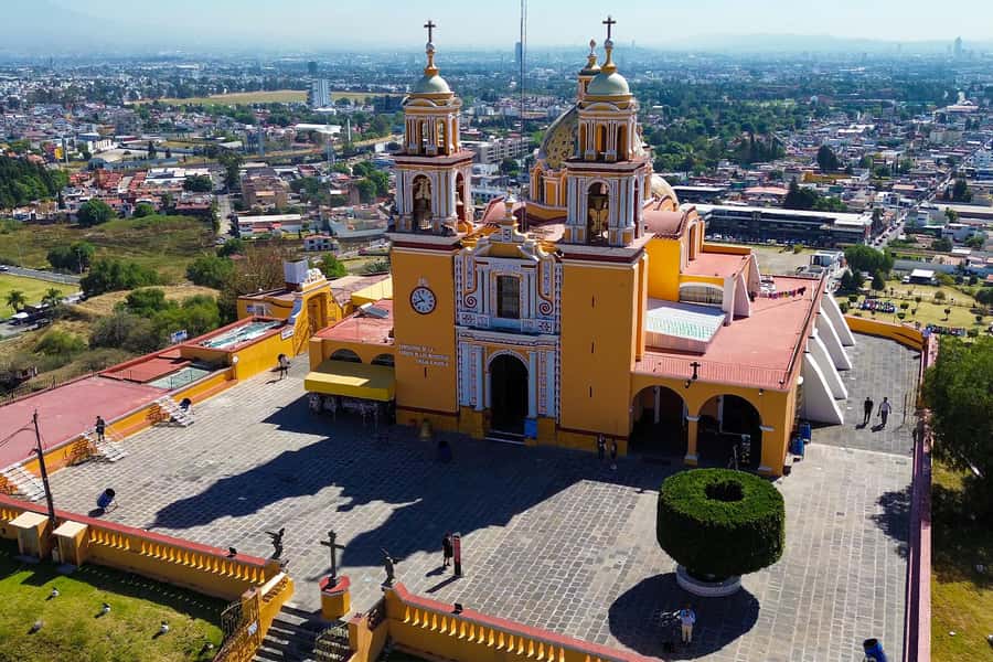 From Mexico City: One-day adventure: Puebla, Cholula, and Tonantzintla - Puebla’s cathedral, Chapel of the Rosary, and tiled streets