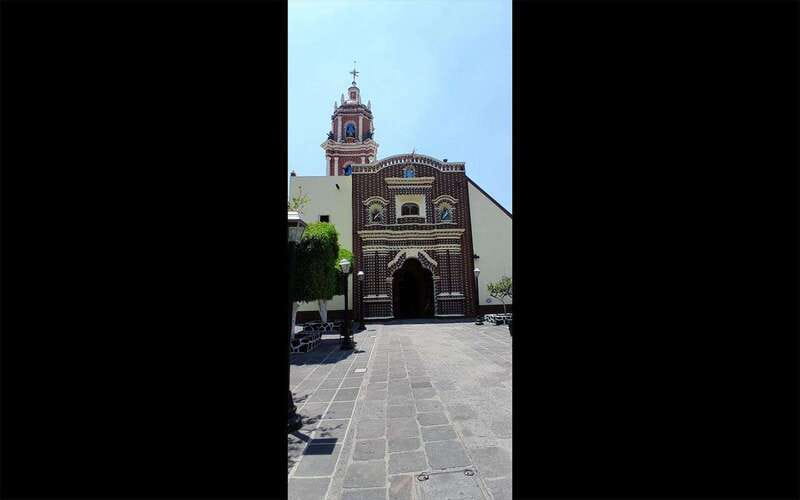 From Puebla: Guided Tour of Cholula - Santa María Tonantzintla, the tour’s visual surprise