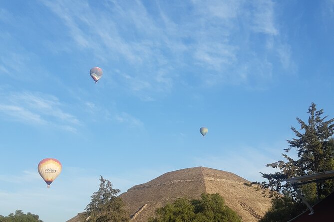 Full-Day Private Tour of Mexico City: Teotihuacan and Xochimilco - Xochimilco by trajinera and through the chinampas