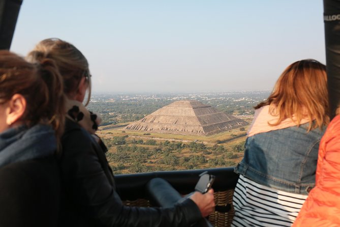 Full-Day Teotihuacan Hot Air Balloon Tour from Mexico City Including Transport - Champagne, certificates, and breakfast after landing