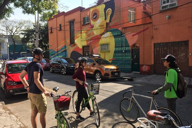 Graffiti & Urban Art Biketour w/ taco stop - Why a bicycle works so well for Mexico City art