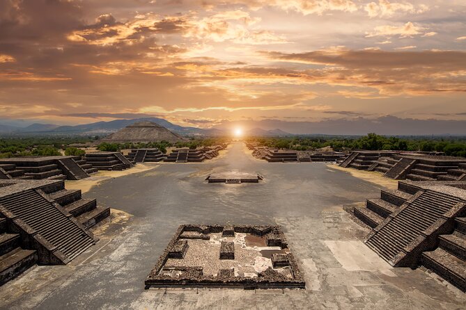 Guided Tour in Pyramids + Transportation + Breakfast in Cueva - A 9:00 a.m. Start From Central Mexico City