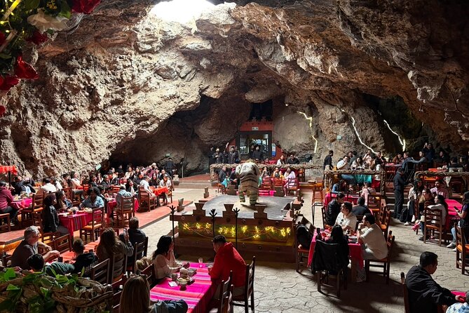 Guided Tour in Teotihuacan with Cave Breakfast and Transportation - Cacao making and regional drinks at the end