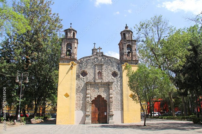 Guided Tour of Coyoacan and Leon Trotsky Museum - Tasting Coyoacán at the market