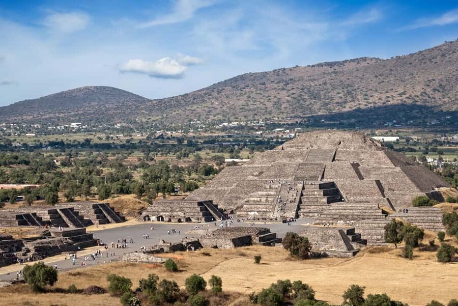 Guided tour of Mexico City: Teotihuacan, Guadalupe, and the Mexica city of Tlatelolco - Why this Mexico City day works