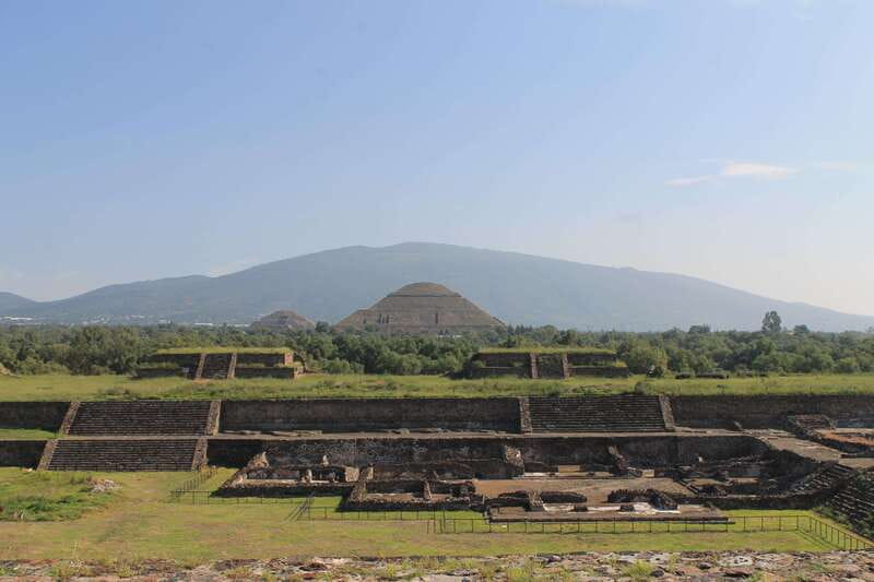Guided tour of Mexico City: Teotihuacan, Guadalupe, and the Mexica city of Tlatelolco - Teotihuacan’s Avenue of the Dead and pyramids