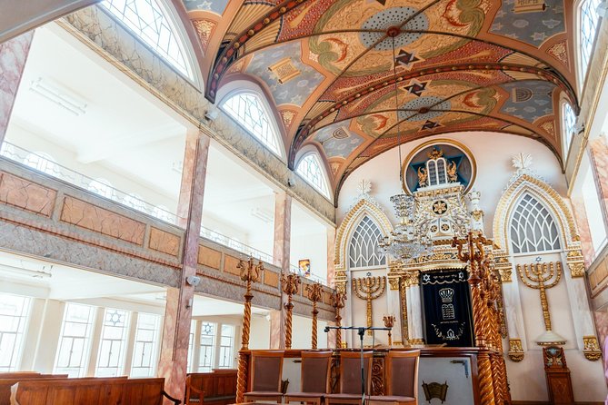 Highlights & Hidden Gems With Locals: Best of Mexico City Private Tour - The local tasting and food angle
