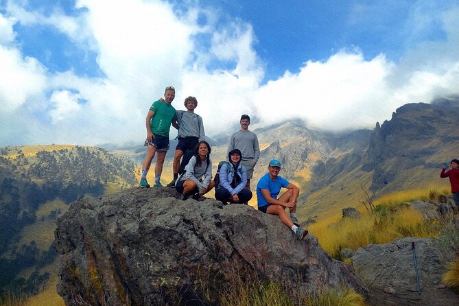 Hiking in Iztaccihuatl Volcano - From Puebla to Paso de Cortés at 3,500 meters