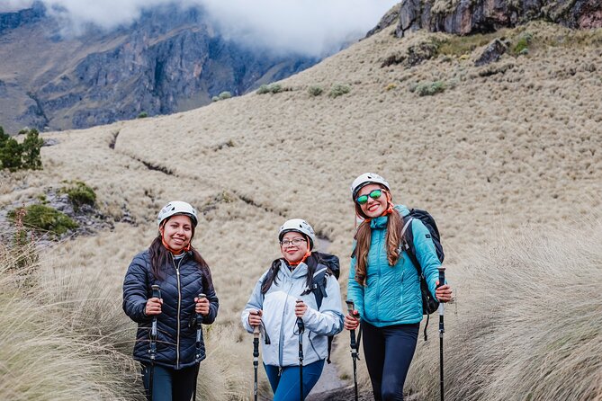 Hiking Tour on the Iztaccíhuatl Volcano from Puebla - Hiking through Iztaccíhuatl-Popocatépetl National Park