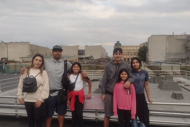 Historic center walking tour through time and space - Finishing at the Museum of Popular Art