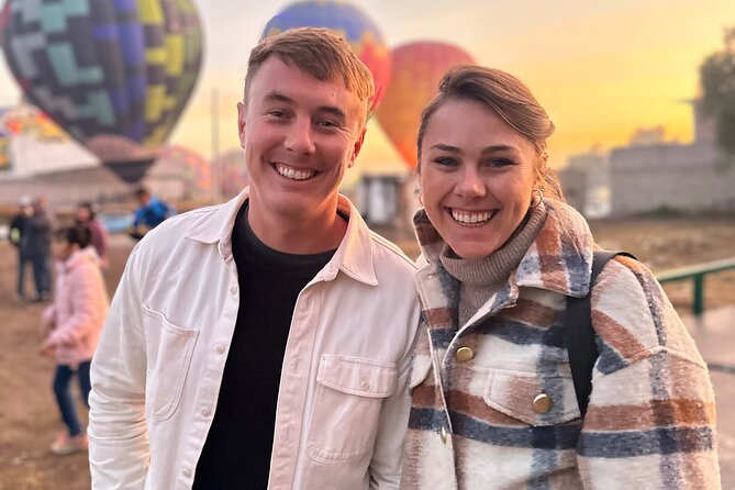 Hot air balloon flight in Teotihuacán + Breakfast in a Cave - The landing toast and flight certificate