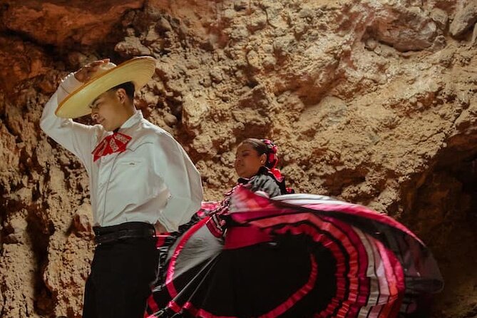 Hot air balloon flight in Teotihuacán + Breakfast in a Cave - Breakfast in a natural cave