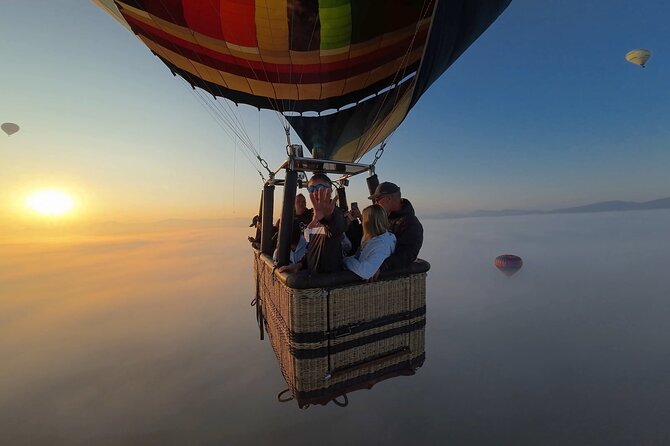 Hot air balloon flight in Teotihuacán + Breakfast in a Cave - Coffee, cookies, and the preflight wait