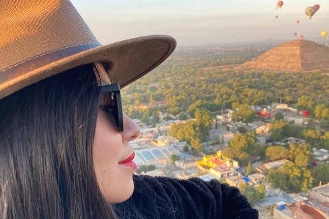 Hot air balloon from CDMX and Restaurant la Gruta (ORIGINAL) - Teotihuacan from the ground