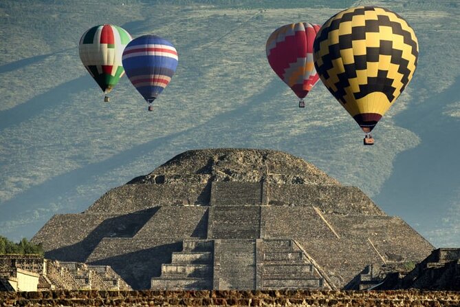 Hot Air Balloon Ride over Teotihuacan - Who will enjoy this morning most