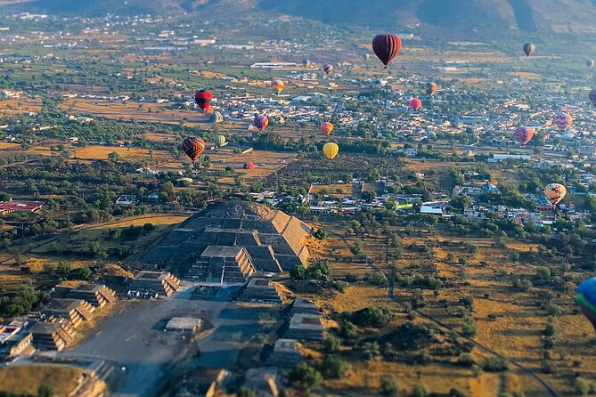 Hot Air Balloon Ride Over Teotihuacán Pyramids from Mexico City - Watching the balloon inflate near San Juan Teotihuacán