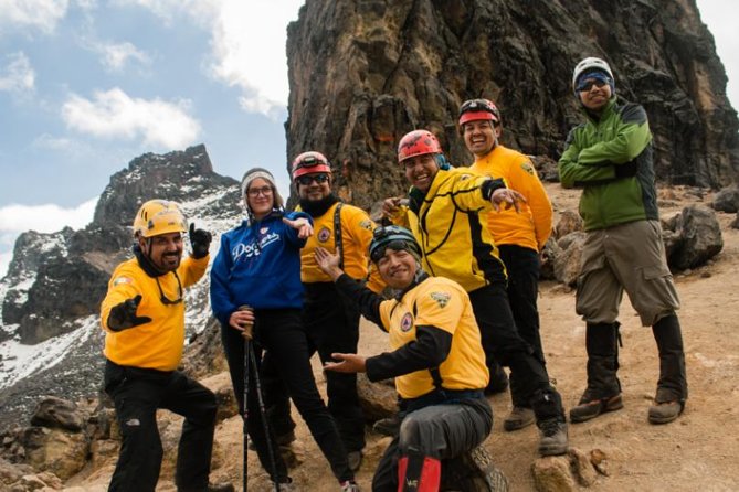 Iztaccihuatl Volcano Hike with an Alpinist - What this volcano day is really like