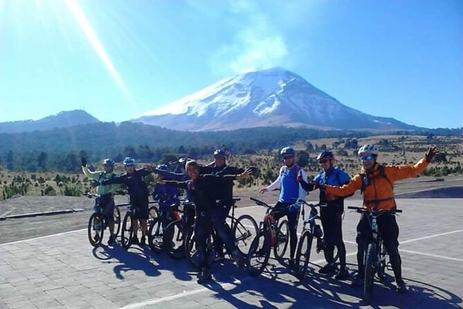Iztaccihuatl Volcano Hike with an Alpinist - Paso de Cortés and the route toward La Joya