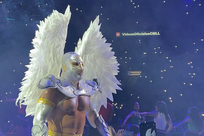 Live Wrestling from the Best Area of the Arena Mexico - What happens during the 2 to 3 hour event