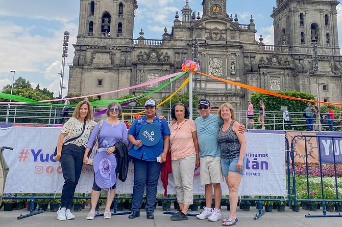 Local Markets & Food Tour in Mexico City - La Ciudadela: finish among 350 artisan stalls