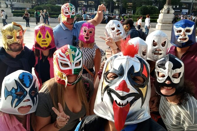 Lucha Libre Experience with Tequila, Walking Tour & Arena Show - Walking through the Centro Histórico and toward local stops