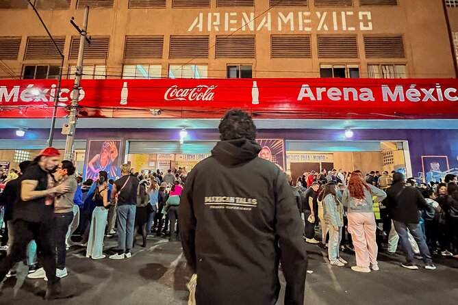 Lucha Libre & Michelada Workshop - The atmosphere and the guide matter most
