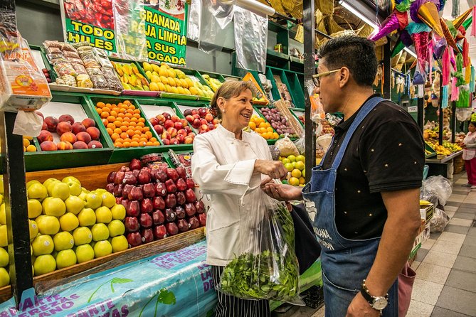 Market Tour and Home Cooking Class in Mexico City with Margarita - Preparing the main course and rice
