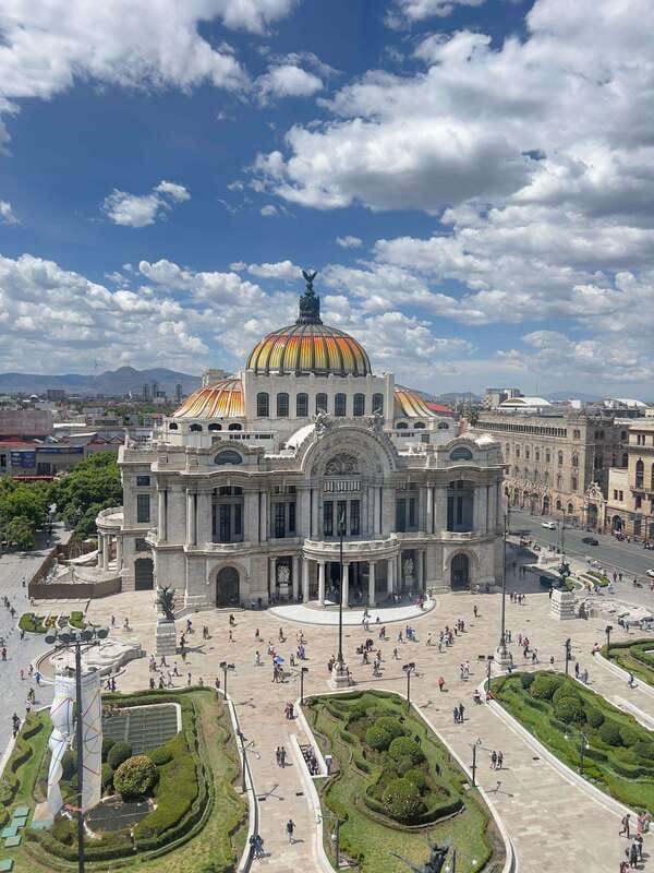 Mexican muralism with a true Art lover - Starting beneath Bellas Artes’ white dome