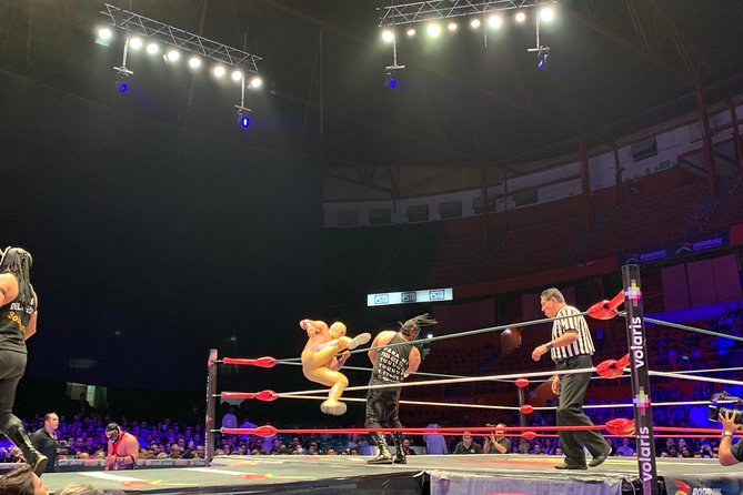 Mexican Wrestling: Experience Lucha Libre in Mexico City - Inside Arena México: masks, movement, and noise
