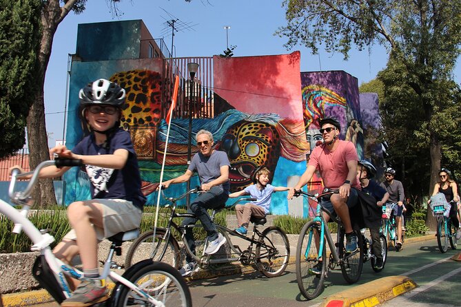 Mexico City: Art Naco, murals & street art bike tour - What the guides add to the experience
