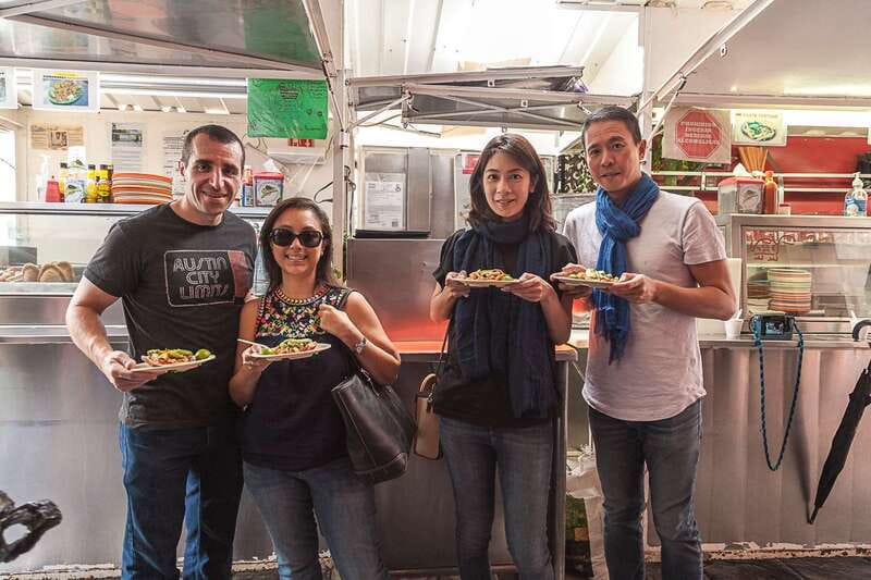 Mexico City: Authentic Downtown Food Tour - Walking through Mexico City while you eat