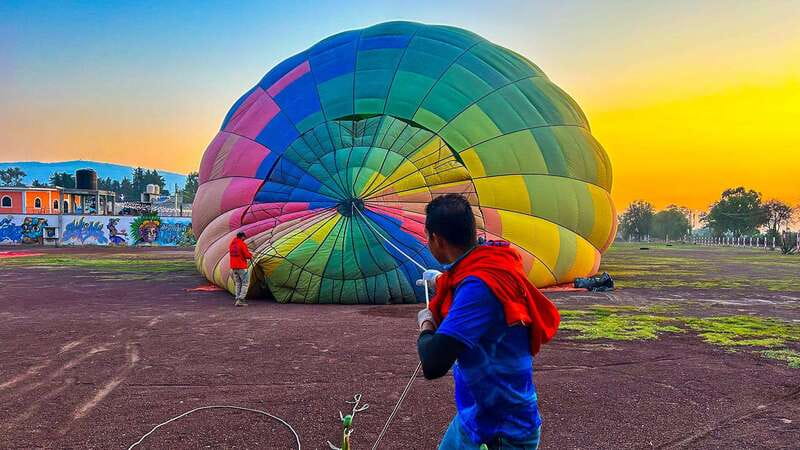 Mexico City: Balloon Flight, Teotihuacan & Guadalupe Shrine - Obsidian, tequila, and a practical shopping stop