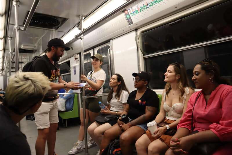 Mexico City: City Highlights Cable Car Ride w/ Taco & Tour - Starting at Churrería El Moro and taking the metro