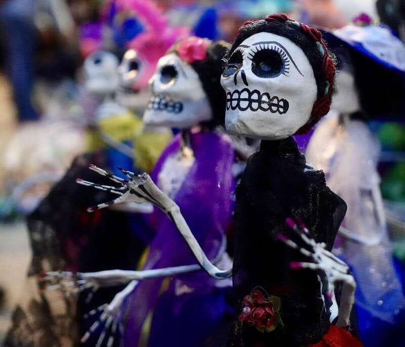 Mexico City: Day of the Dead Guided Tour - The long ride to Xochimilco