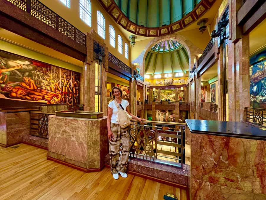 Mexico City: Diego Rivera's Murals Guided Walking Tour - Who should take this walk?