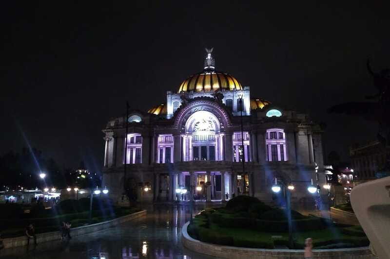 Mexico City: Double Decker Bus Night Tour - What the audio guide adds
