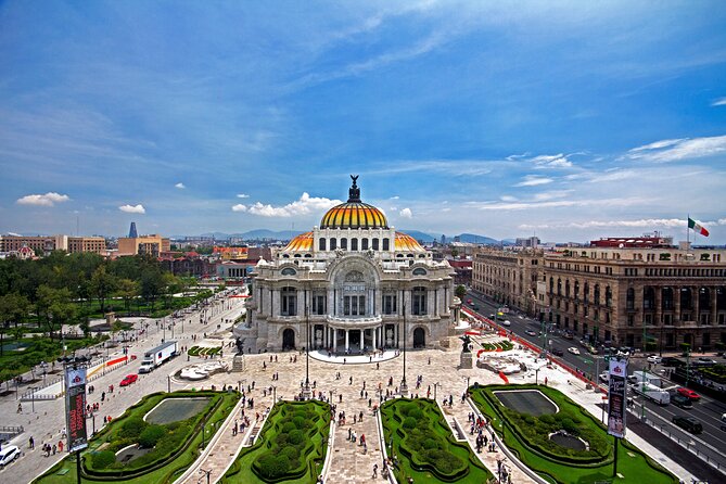 Mexico City Downtown Centro private tour+ Palacio de Bellas Artes - Zócalo and the Metropolitan Cathedral