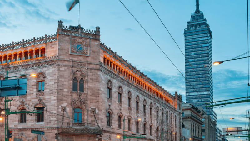 Mexico City: Guided walking tour through the most historic parts of the city. - Why this walk is a smart first look at Centro Histórico