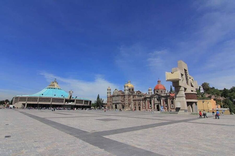 Mexico City: Hop-on Hop-off City Tour by Turibus 1-Day Pass - Audio commentary and the headphone issue