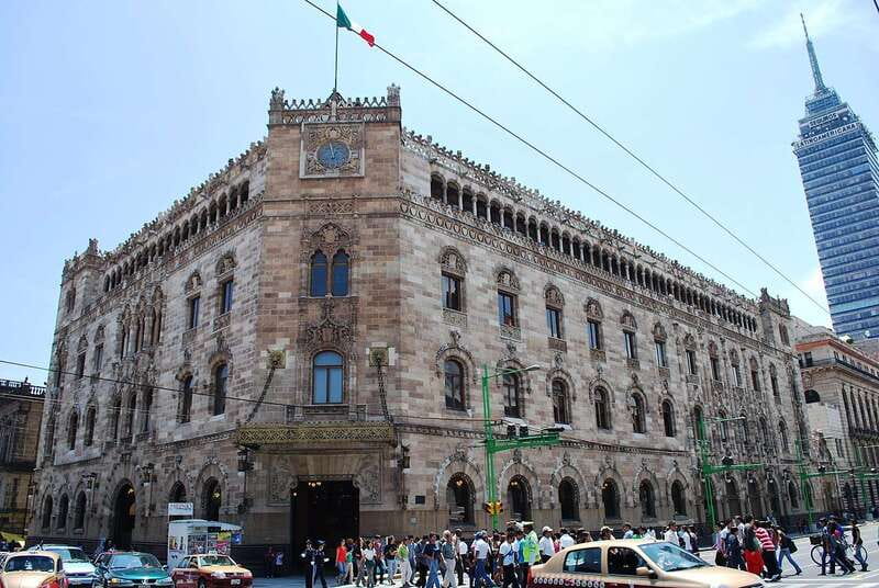 Mexico City Must-see Buildings & Palaces - The Bank of Mexico bill facility: useful, but more specialized