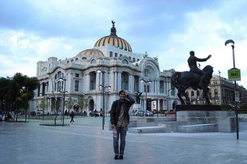 Mexico City Must-see Buildings & Palaces - Palacio de Bellas Artes: the grand opening stop
